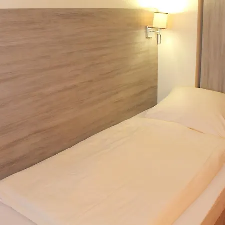 Lorien 3* Cologne